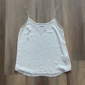 Aritzia, Babaton White cami